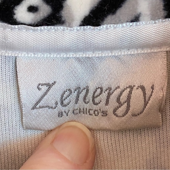 Chicos Zenergy Velvet Animal Print Zip Jacket Blue Animal Print Long Sleeve Sz 3 - Picture 3 of 7